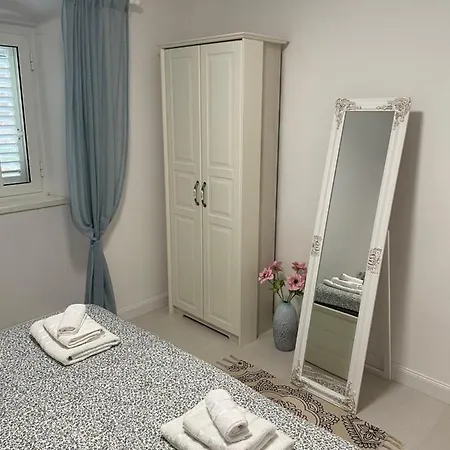 Appartamento Peaceful House In *
