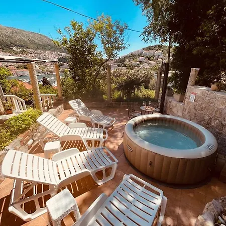 Appartamento Peaceful House In *