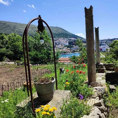 Appartamento Peaceful House In *
