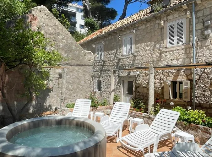 Peaceful House In Апартаменты