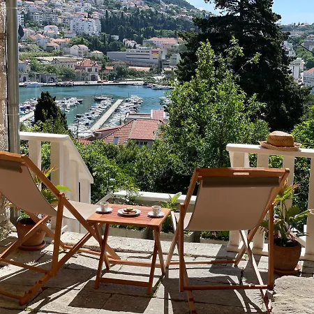 Peaceful House In Apartment